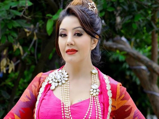 करिश्मा : सुटिङ थाँती राखेर पार्टी प्रवेश